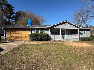 596 Lakeridge Cir SE, Conyers, GA 30094