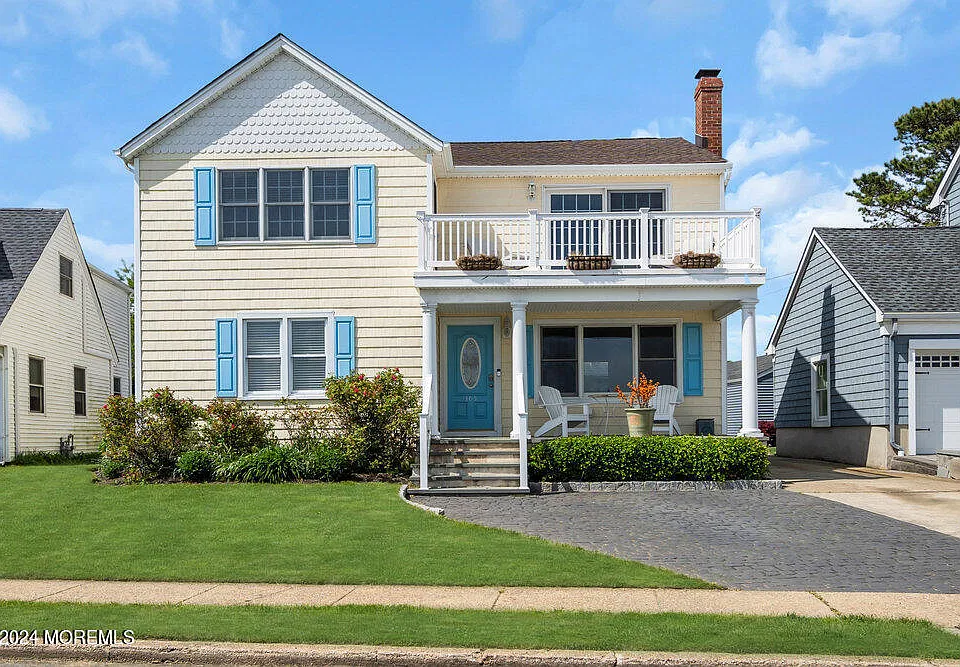 305 North Blvd