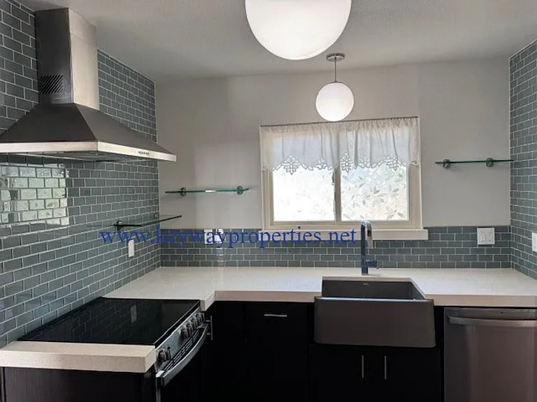 3705 Chapala Dr NE — Photo 16
