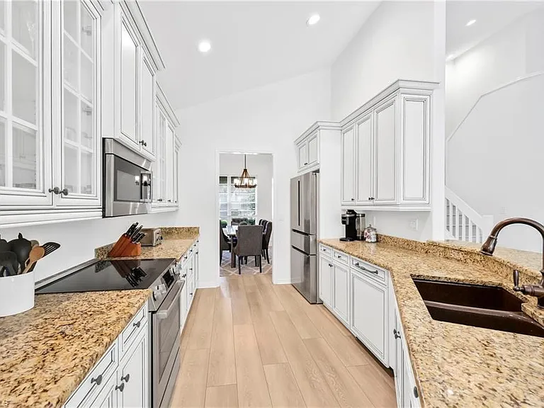 8924 Ventura Way — Photo 11