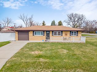 4N210 5th Ave, Addison, IL 60101