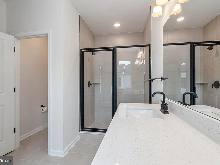 1210 Parker Blvd — Photo 32