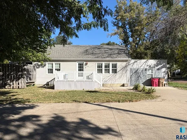 3131 N Jessica Ave, Sioux Falls, SD 57104