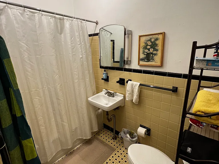 4621 Spruce St #2F — Photo 7