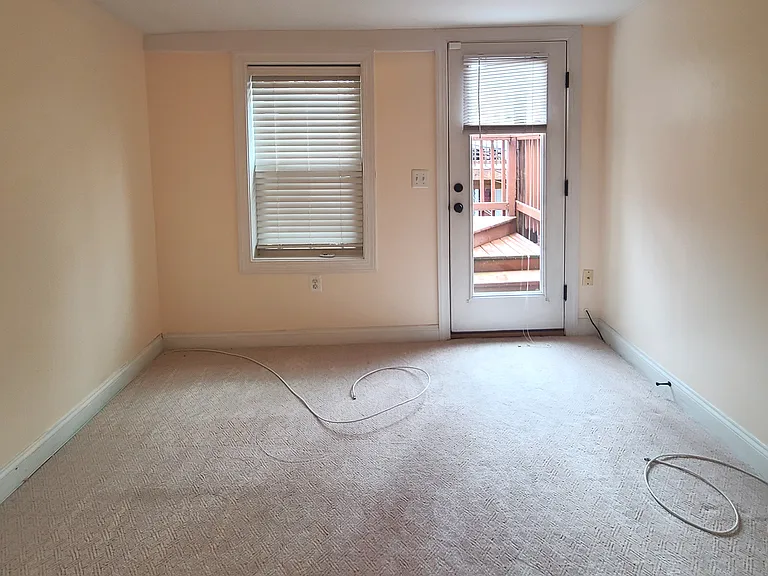 432 E Clement St — Photo 13