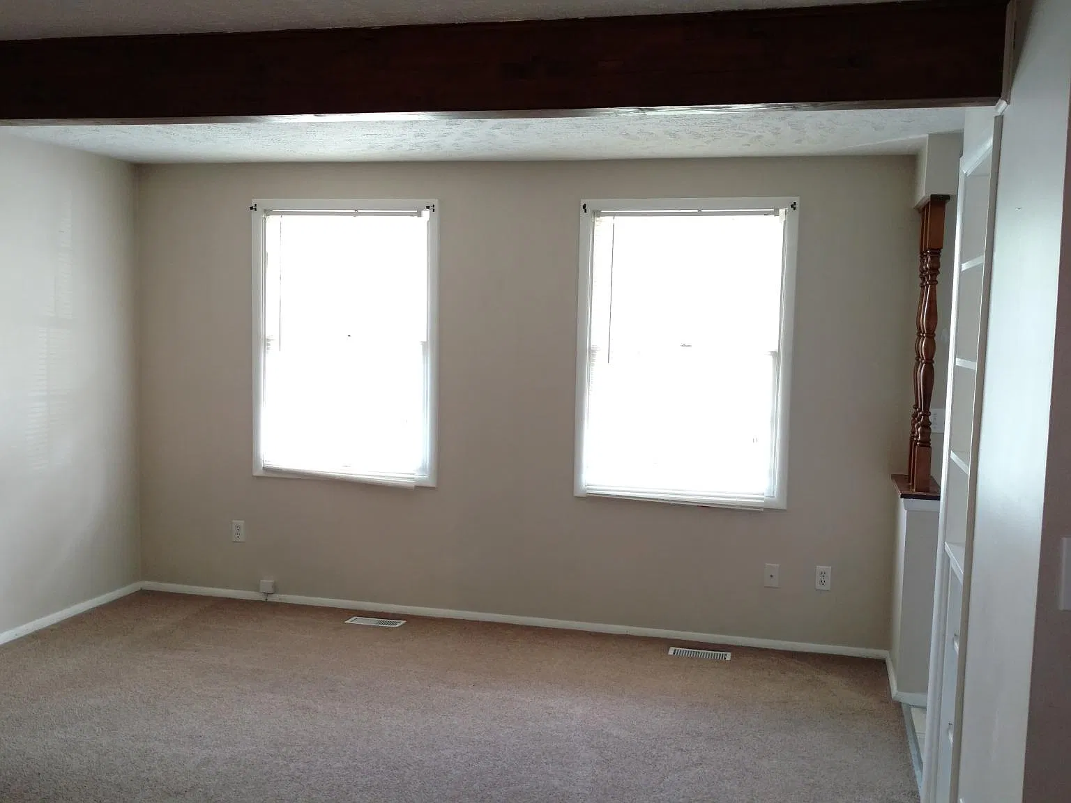 3 bed, 2.5 bath, 1302 sqft, $1,495 — Photo 2