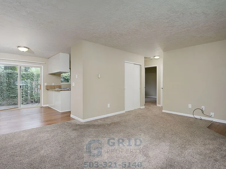 5105 SE Stark St #A — Photo 3
