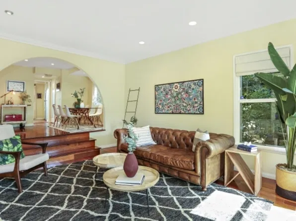 2808 Oak Point Dr, Los Angeles, CA 90068