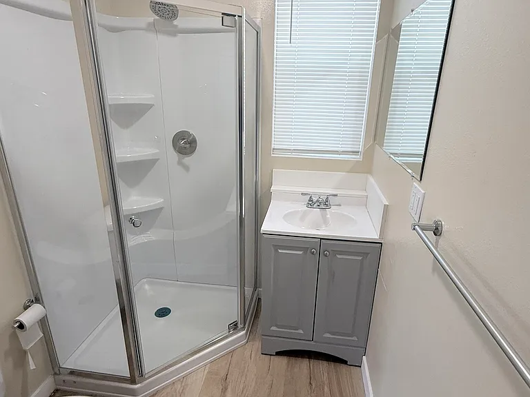1894 Winchester Ave #4 — Photo 5