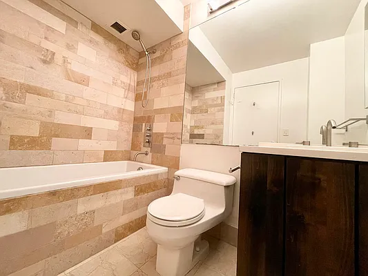 Rented by Tabak Real Estate | media 10