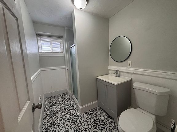4th image of 117-119 Whittier Ave