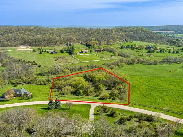 25 Shenandoah Dr, Galena, IL 61036