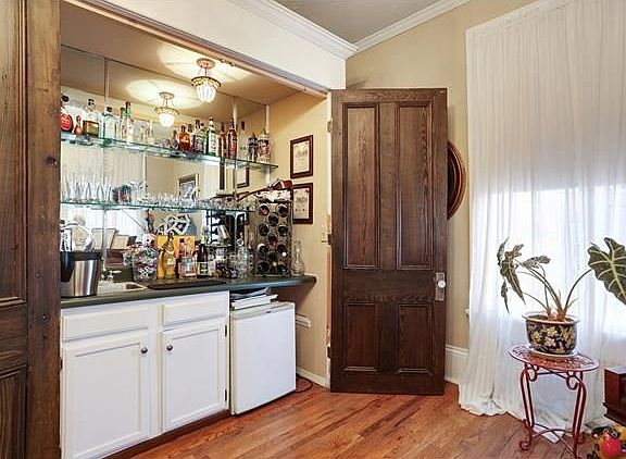 5th image of 2040 Peniston St