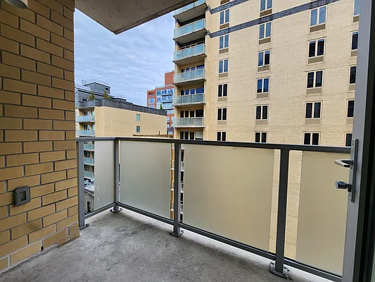 Rented by Astoria Realty | media 33