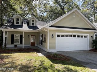 13 Carolina Village Cir, Beaufort, SC 29906