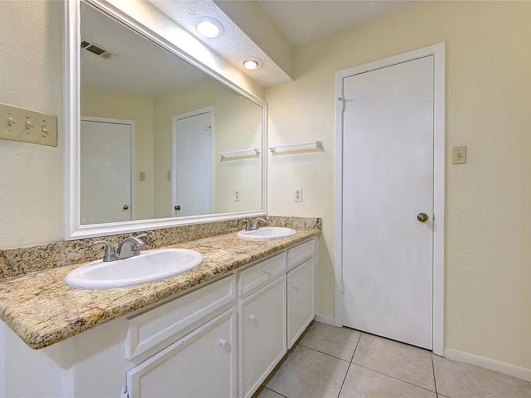 12810 Chaseland Ln — Photo 26
