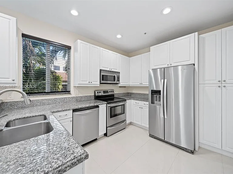 2951 Virginia St — Photo 4