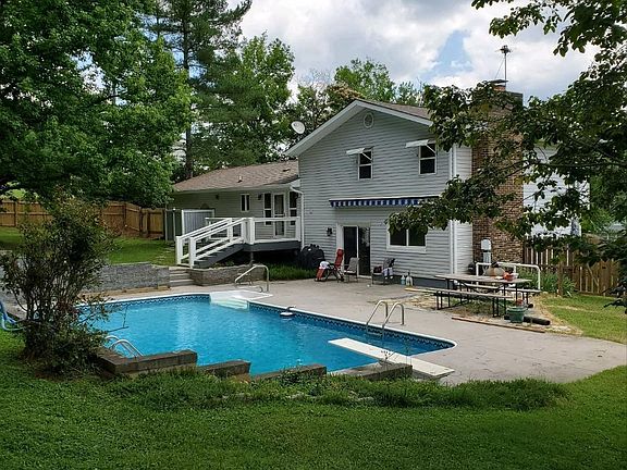 2nd image of 11523 Foxford Dr