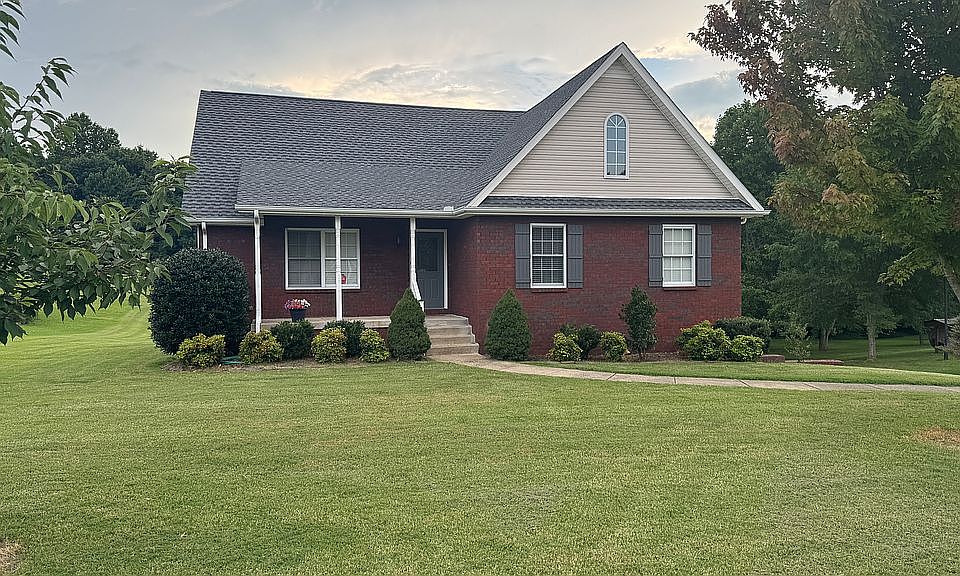 1st image of 301 Glenda Ct