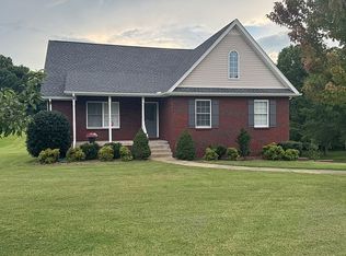 301 Glenda Ct, Pleasant View, TN 37146