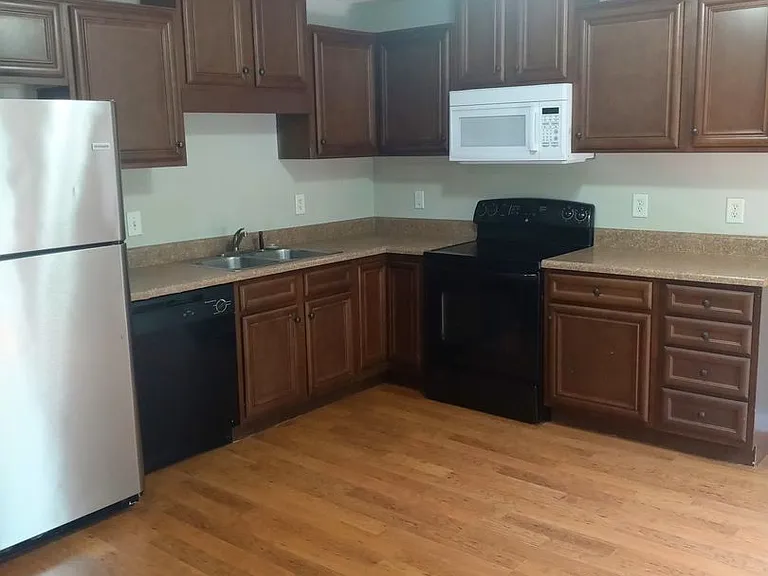 1732 Thistlewood Dr #D — Photo 3
