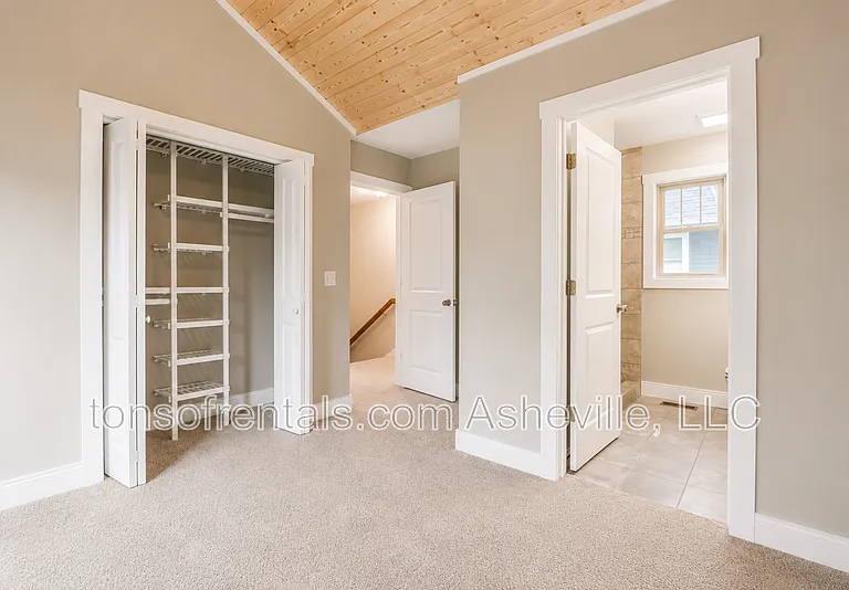 14 Cedar St — Photo 8