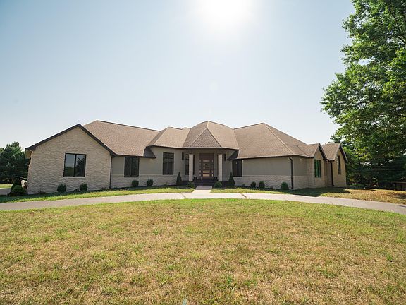 3rd image of 700 N Farm Road 193