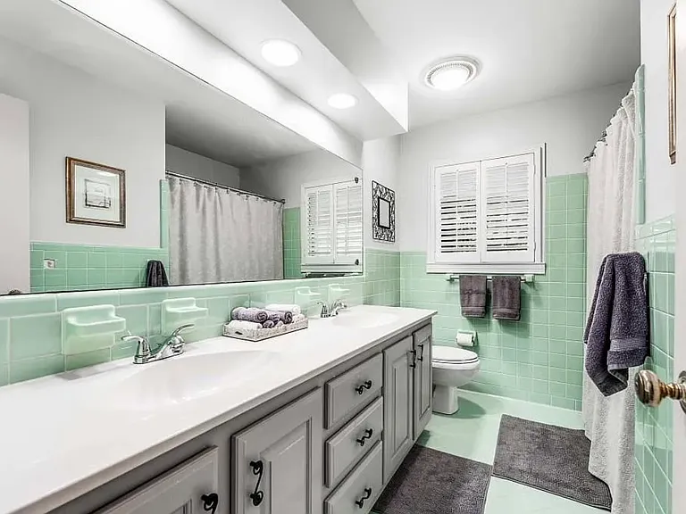240 Beachland Dr — Photo 15