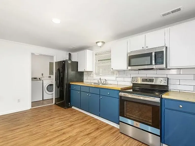 2528 Glenbrook Dr — Photo 6