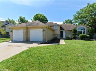 1122 Geneva St, Shorewood, IL