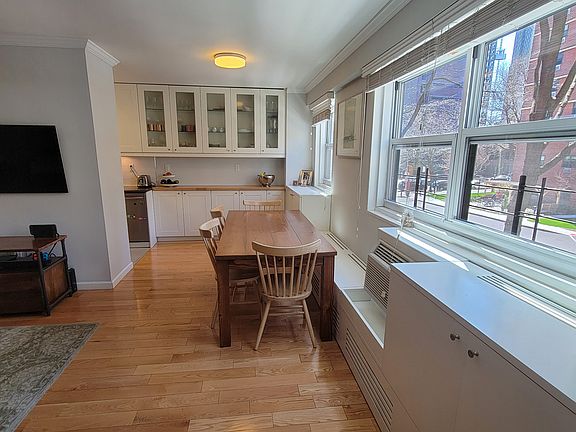 3rd image of 191 Willoughby St APT 3-L