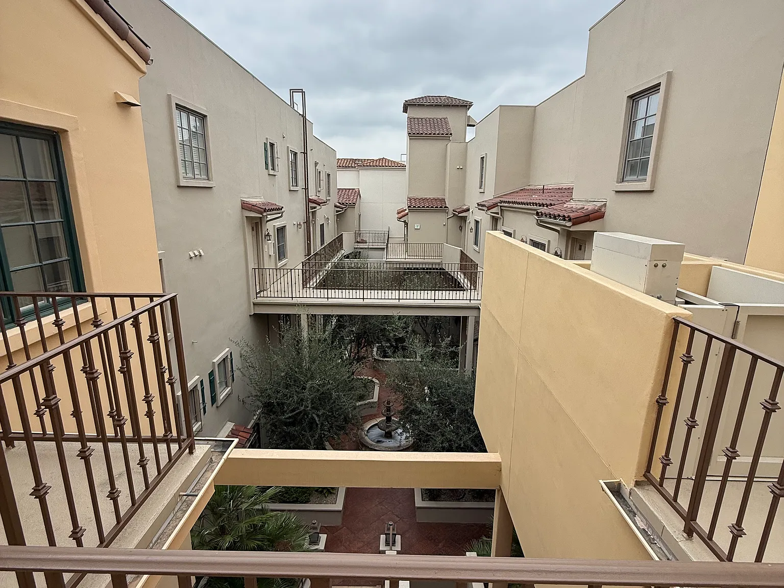 2 bed, 1214 sqft, $4,950 — Photo 4