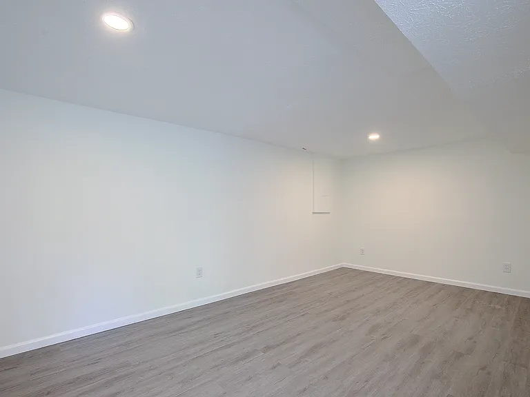 6417 Kaine Dr — Photo 31