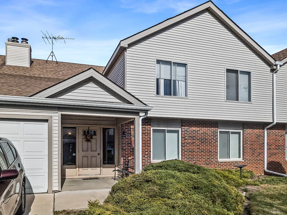 7020 Andover Ct #102
