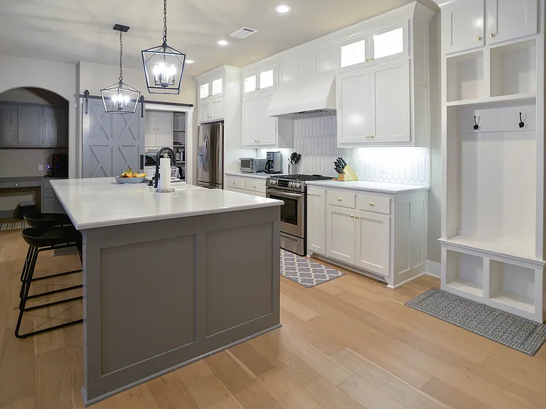 8115 Donnington Ct — Photo 10