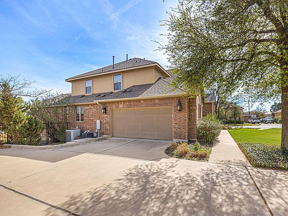 4th image of 2201 Quarry Loop