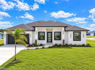 8030 Sherwood Cir, Labelle, FL 33935