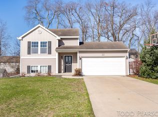 1627 Wales, Lowell, MI 49331