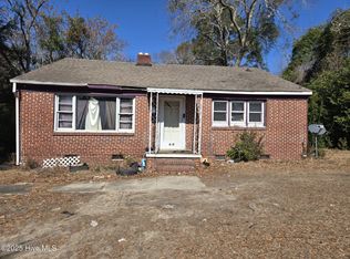 323 Raleigh St, Hamlet, NC 28345