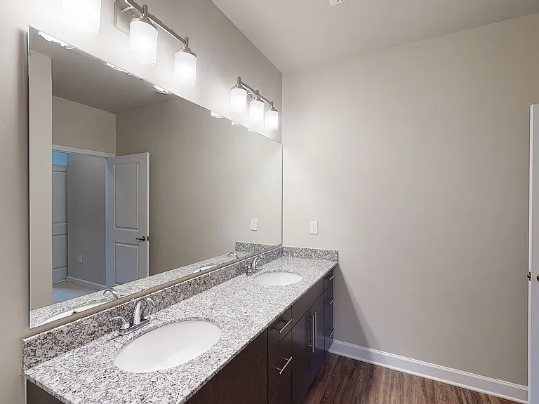 Clairmont at Trinity — Photo 85