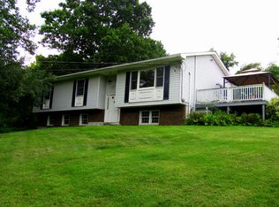 987 Freedom Rd, Pleasant Valley, NY 12569