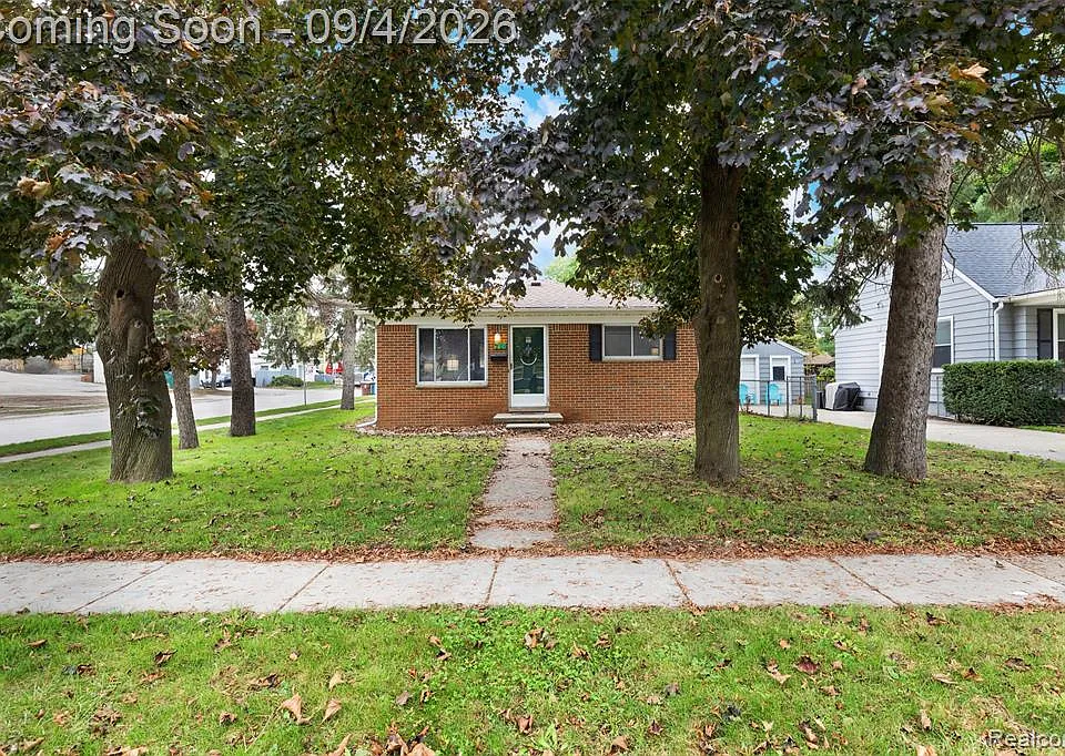 796 Adams St