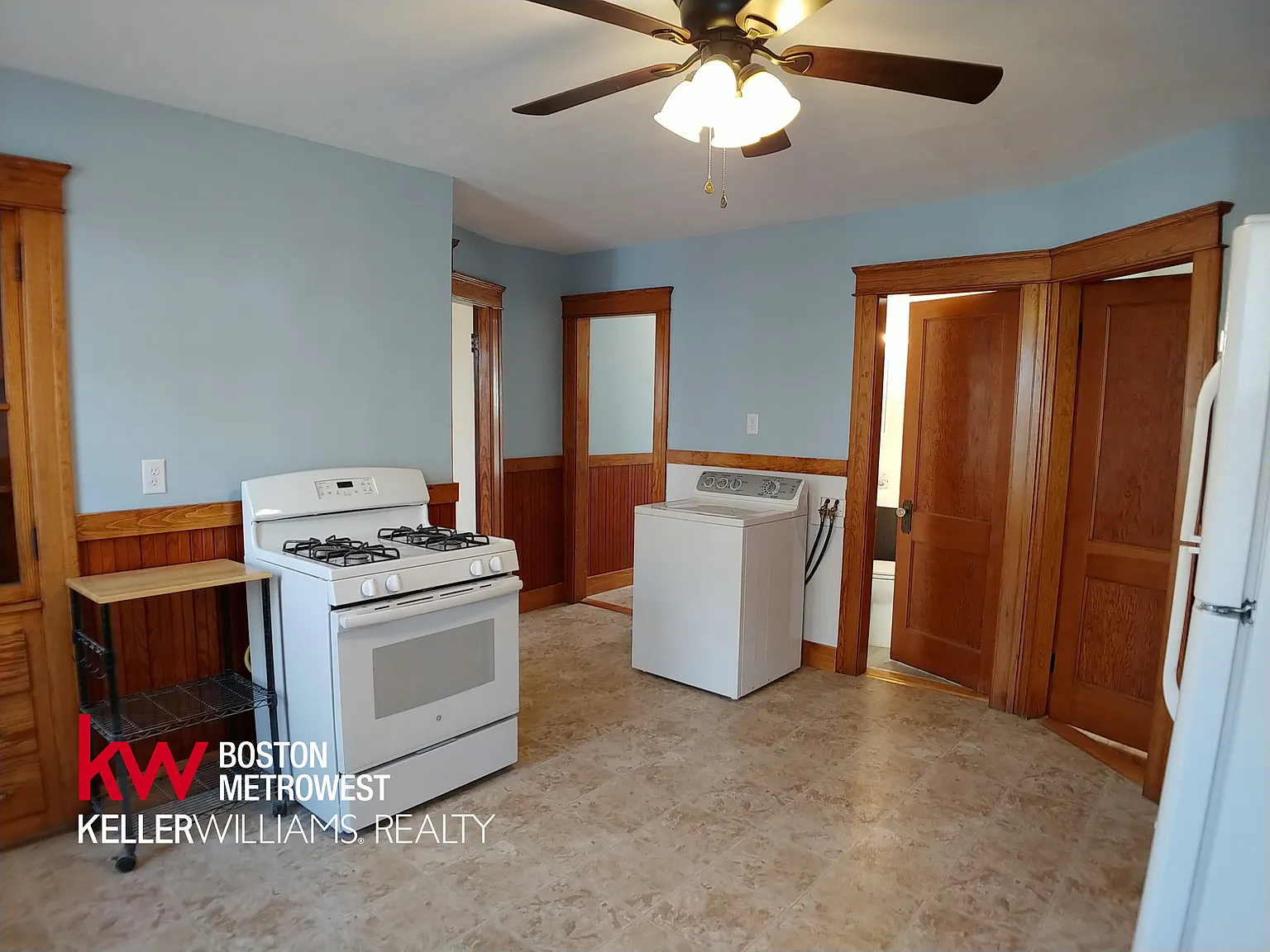 Eat-In Kitchen