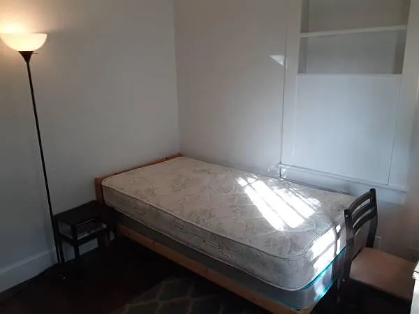 NE bedroom