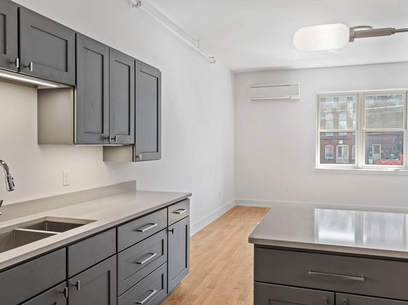 31 Centre St #201