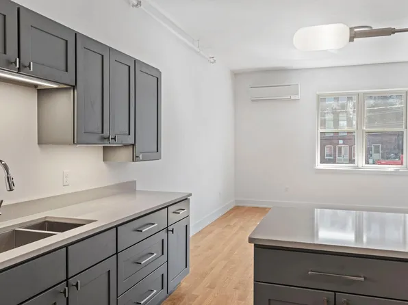 31 Centre St #201, Bath, ME 04530