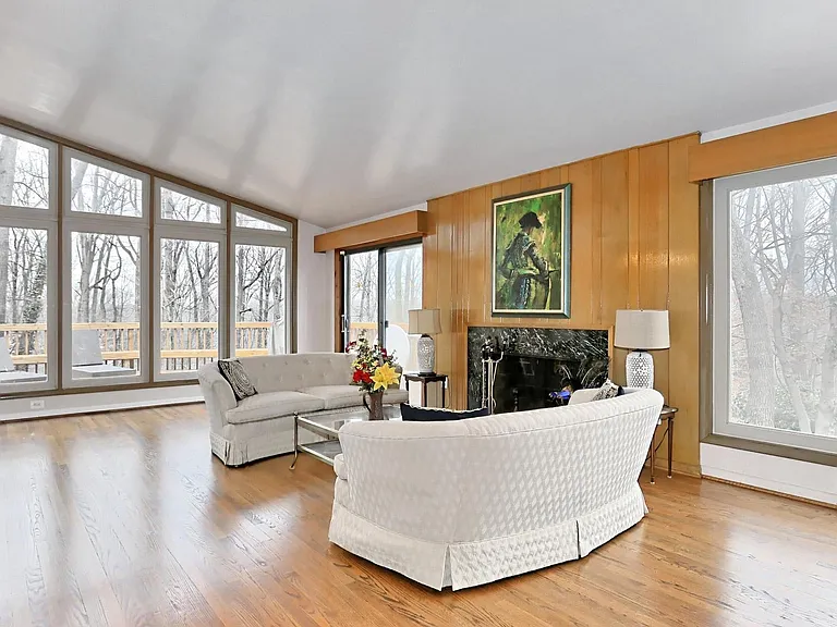 3649 Tallwood Ter — Photo 2