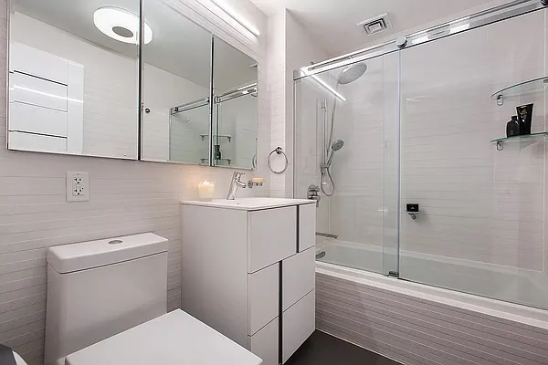 Rented by Riza Realty Corp | media 15