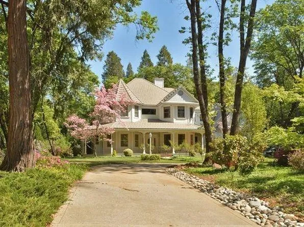 13016 Somerset Dr, Grass Valley, CA 95945