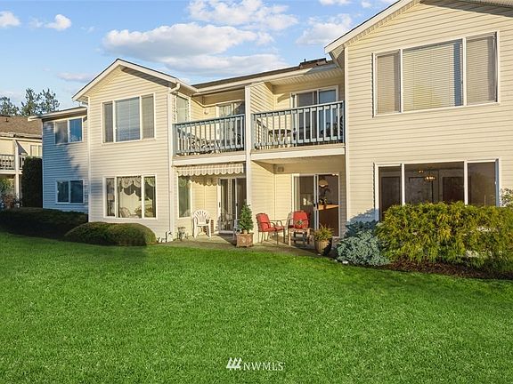 Garden space and private patio. Indoor/outdoor living. Patio faces west.